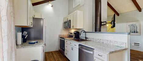 Refrigerador, microondas, horno, placa de cocina