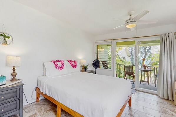 Iron/ironing board, Internet, bed sheets