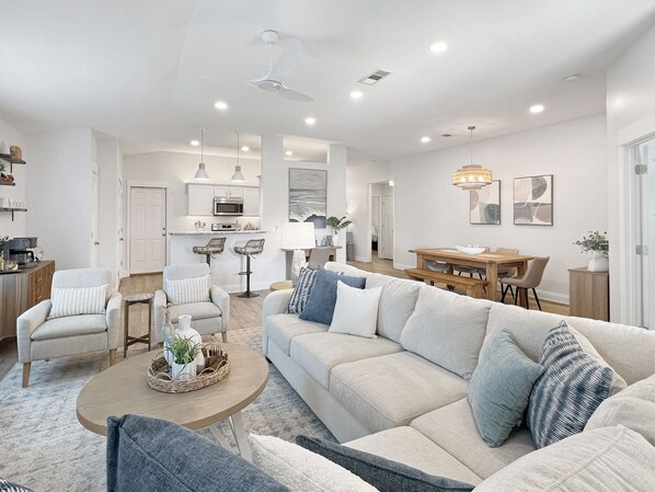 电视、桌上足球、书