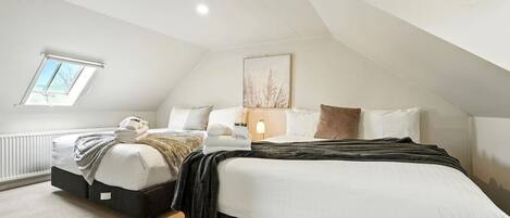 2 habitaciones, tabla de planchar con plancha, cuna de viaje y wifi