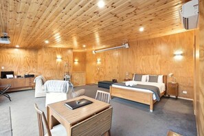 1 bedroom, iron/ironing board, travel cot, WiFi
