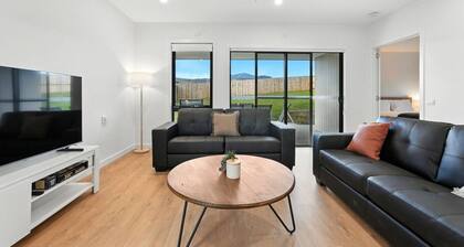 Modern & Accessible | Old Beach