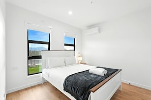 3 habitaciones, tabla de planchar con plancha, cuna de viaje y wifi 