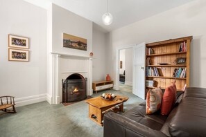 Télévision, cheminée