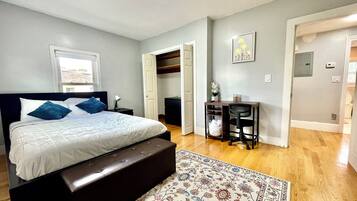2 bedrooms, iron/ironing board, internet, bed sheets