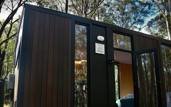 Exterior - Colo Cosy Here by Tiny Away (Colo Heights)