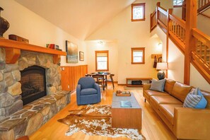 Fireplace, DVD player, books, offices