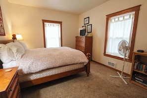 2 bedrooms, bed sheets