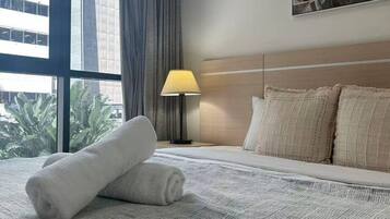 2 sovrum, skrivbord, strykjärn/strykbräda och wi-fi