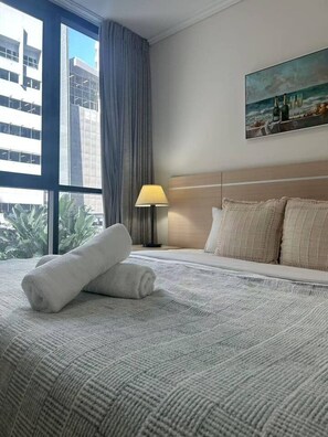 2 bedrooms, desk, iron/ironing board, WiFi