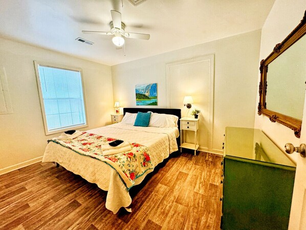 3 bedrooms, iron/ironing board, free WiFi, bed sheets