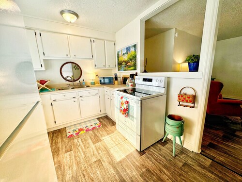 Cozy, Country Cottage