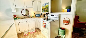 Cozy, Country Cottage