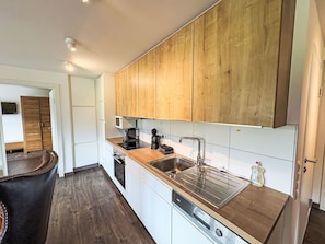 Fridge, microwave, oven, dishwasher