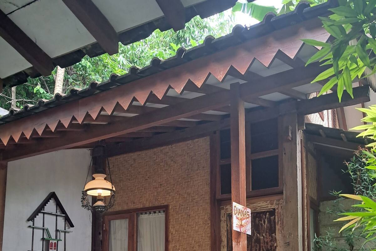 Room, Multiple Beds, Non Smoking | Desk, free WiFi