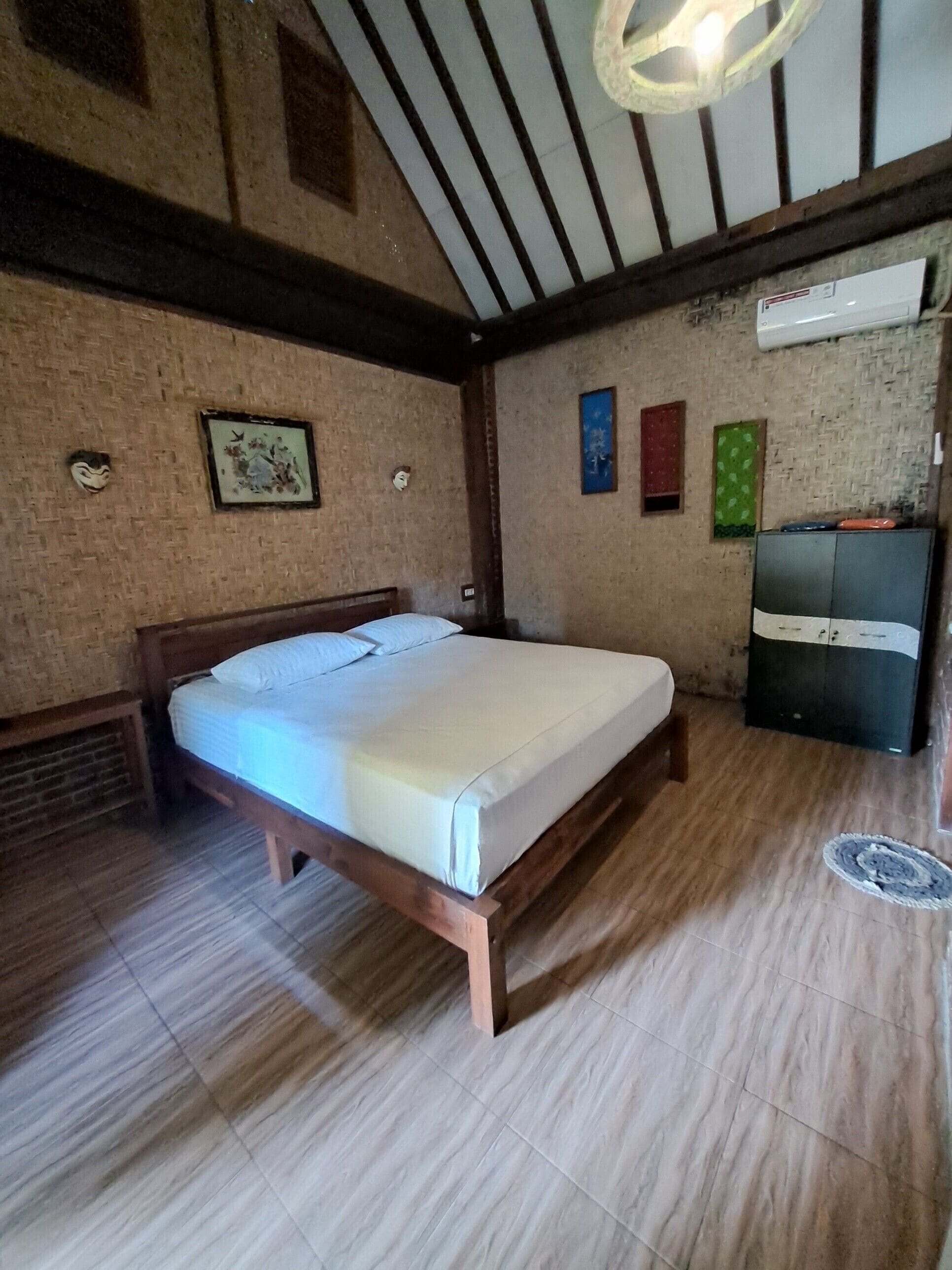 Room, 1 Queen Bed, Non Smoking | Desk, free WiFi