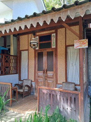 Zimmer, 1 Queen-Bett, Nichtraucher | Terrasse/Patio