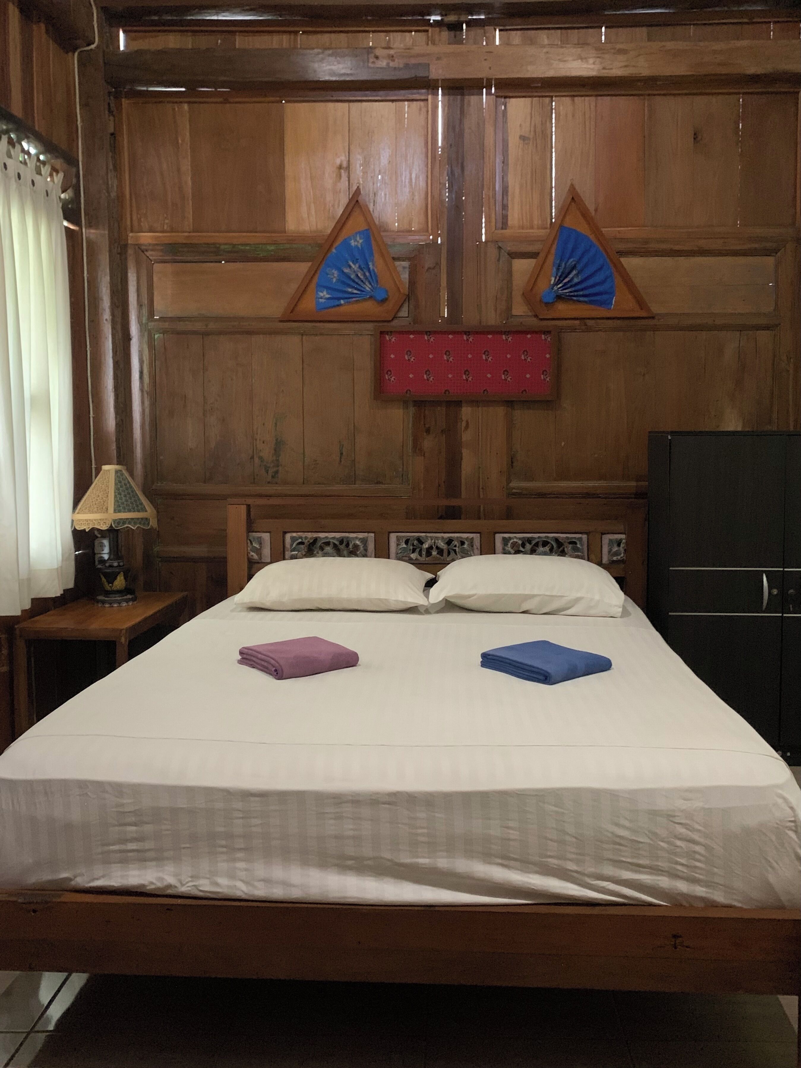 Room, 1 Queen Bed, Non Smoking | Desk, free WiFi