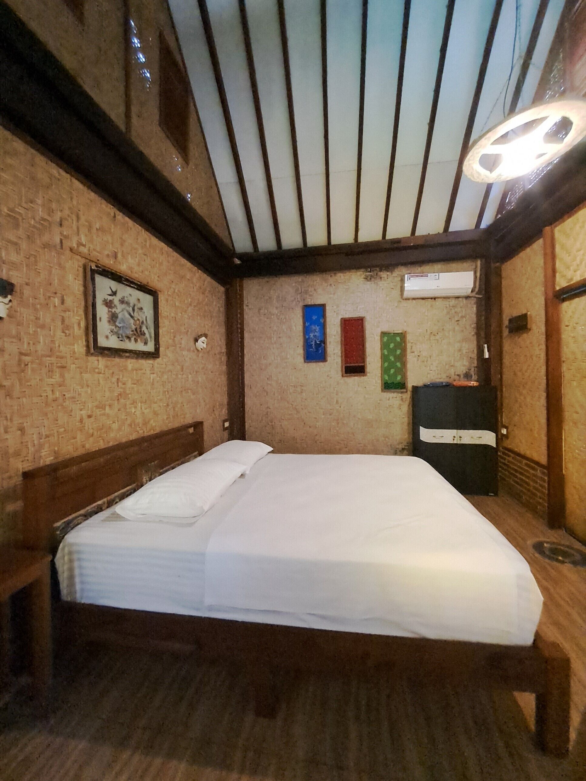 Rum - 1 queensize-säng - icke-rökare | Skrivbord och gratis wi-fi