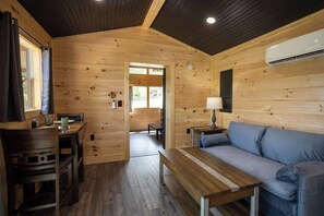Living area - Epic View Cabin & Hiking! (Randolph County)