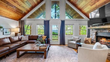 Télévision, cheminée