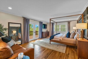 Bügeleisen/Bügelbrett, Reisekinderbett, kostenloses WLAN, Bettwäsche