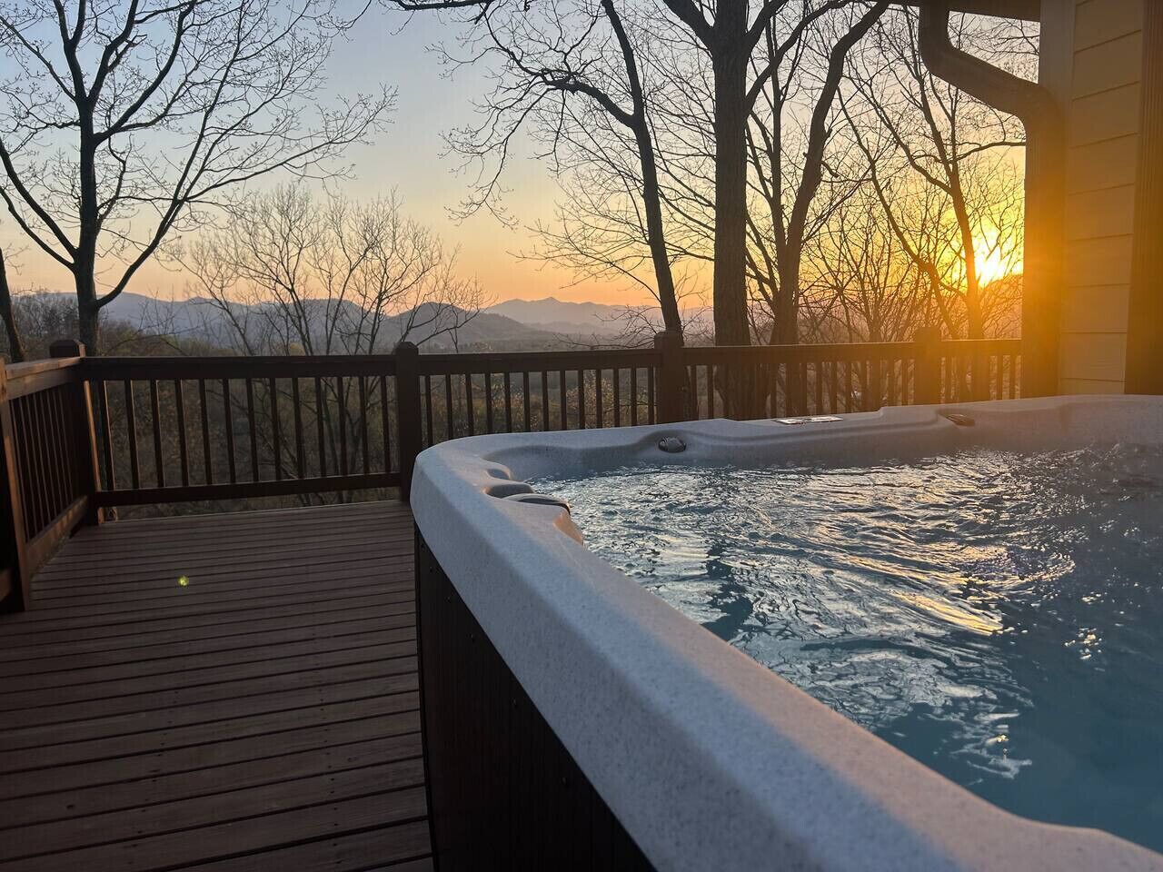 Tina de hidromasaje al aire libre