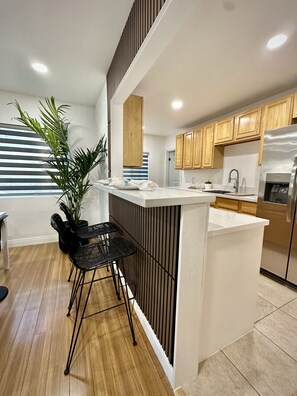 Fridge, microwave, oven, stovetop - Coastal Calm Casita is an oases with tranquility (Long Beach)