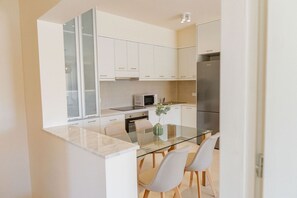 Fridge, microwave, oven, stovetop