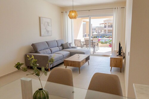 Phaedrus Living: Seaside Thalassa Cretan 102