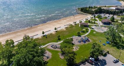 Lake Views | King Bed | Fenced