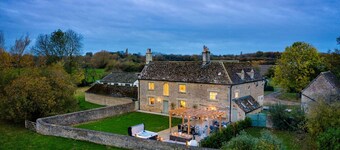 Dog friendly holiday home with a hot tub - Green Farm