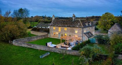 Dog friendly holiday home with a hot tub - Green Farm