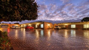 Exterior - Oasis Motor Inn (Broken Hill)