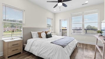 2 habitaciones, escritorio, tabla de planchar con plancha y wifi