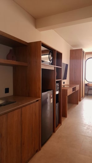 Design Room, Balcony, City View | Safe