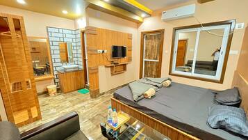 Deluxe Double Room | Desk, free WiFi