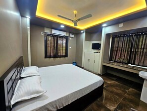 Deluxe Room - Prasanti convention (Karanjia)