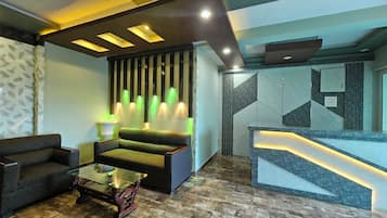 Quầy tiếp tân