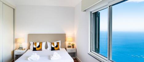 3 bedrooms, iron/ironing board, Internet, bed sheets