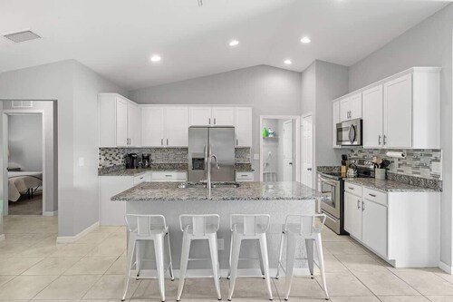 The Cape Escape | Pet Friendly | Modern Retreat