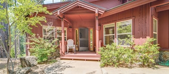 Golf & Mountain Views - Retreat in Clio