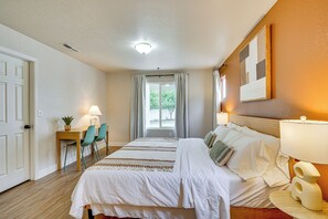 3 bedrooms, desk, iron/ironing board, WiFi