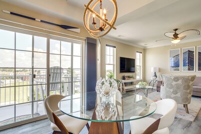 Walkable Condo w/ Drawbridge Views in Cambridge