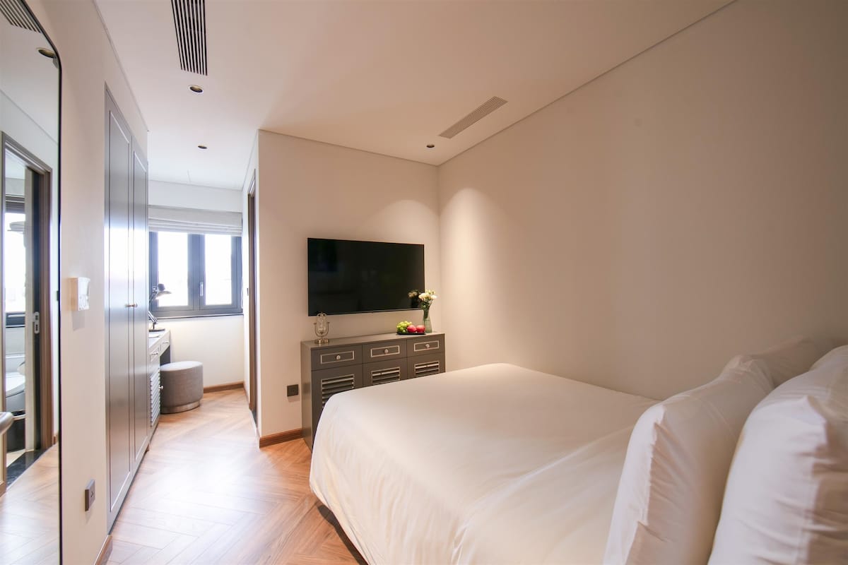 Standard room with window | In-room safe, blackout drapes, free WiFi