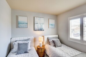 5 bedrooms, desk, iron/ironing board, travel cot