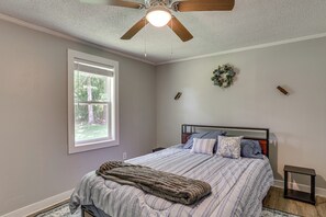 2 bedrooms, desk, Internet, bed sheets - Near Hiking & Historic Sites: Jackson Home w/ Yard (Jackson)