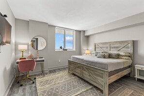 Leilighet – deluxe, 2 soverom, byutsikt | Strykejern/-brett og wi-fi (inkludert)