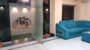 Pintu masuk properti
