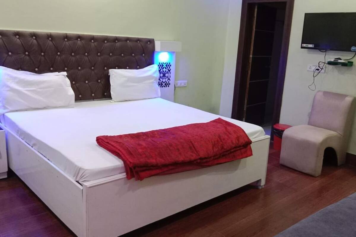 Standard Room | Rollaway beds (surcharge), WiFi (free), bed sheets